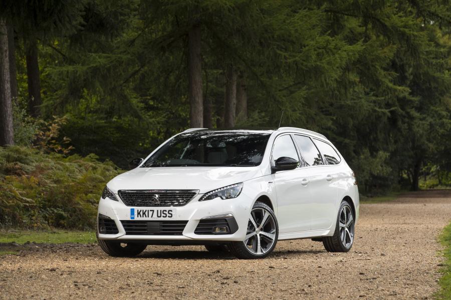  Peugeot 308 SW GT Line 2017 года  (UK) (фото 8 из 12)